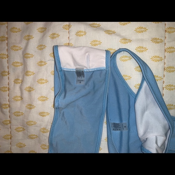 Bikini - Picture 3 of 3